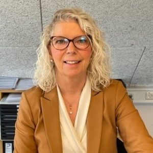 AL ny beskåret